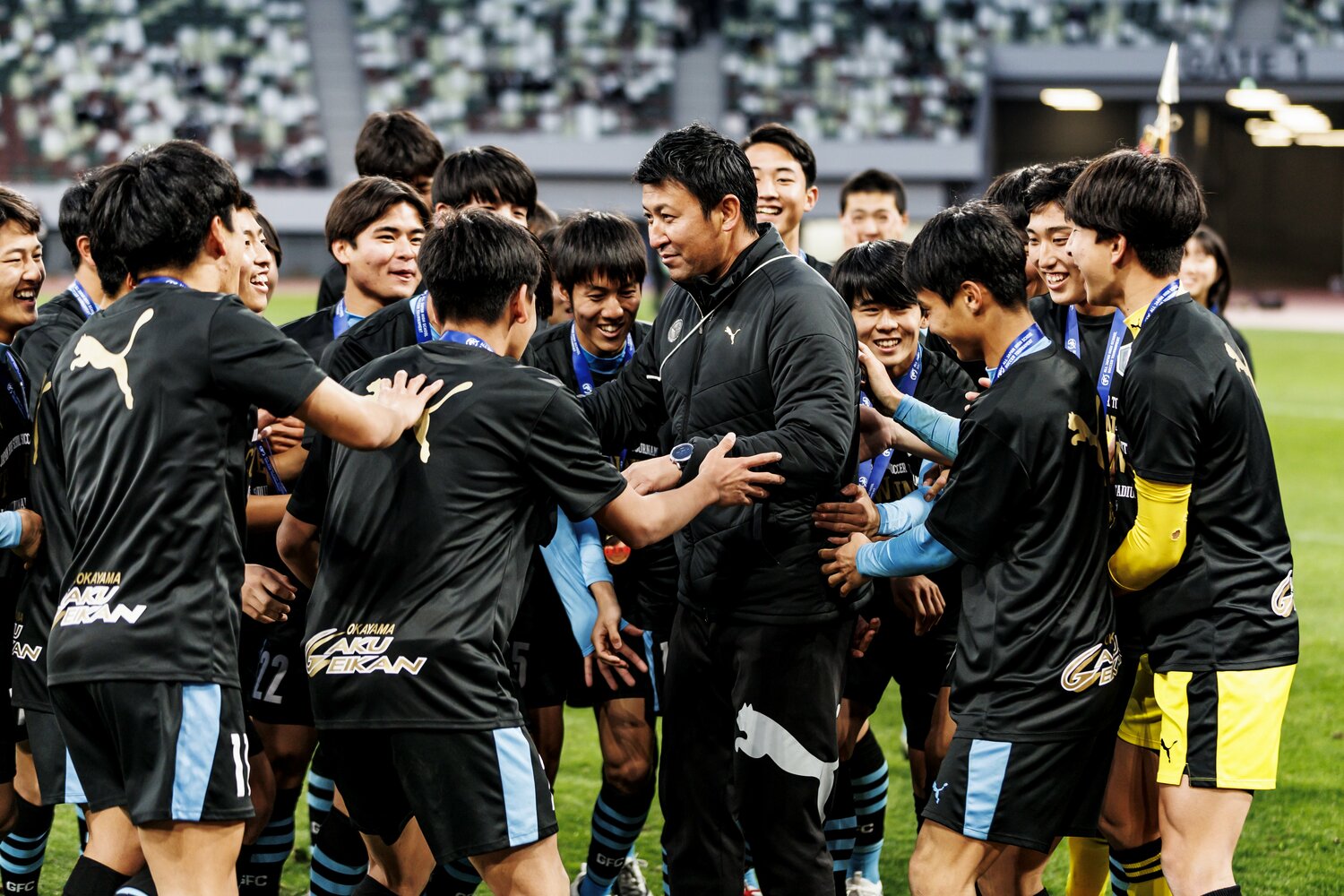 何かが足りない 岡山学芸館この1年で何が変わった 選手権優勝に繋がった名将の教え 止めて蹴る ではなく 止めて 強く 蹴る 4 4 高校サッカー Number Web ナンバー