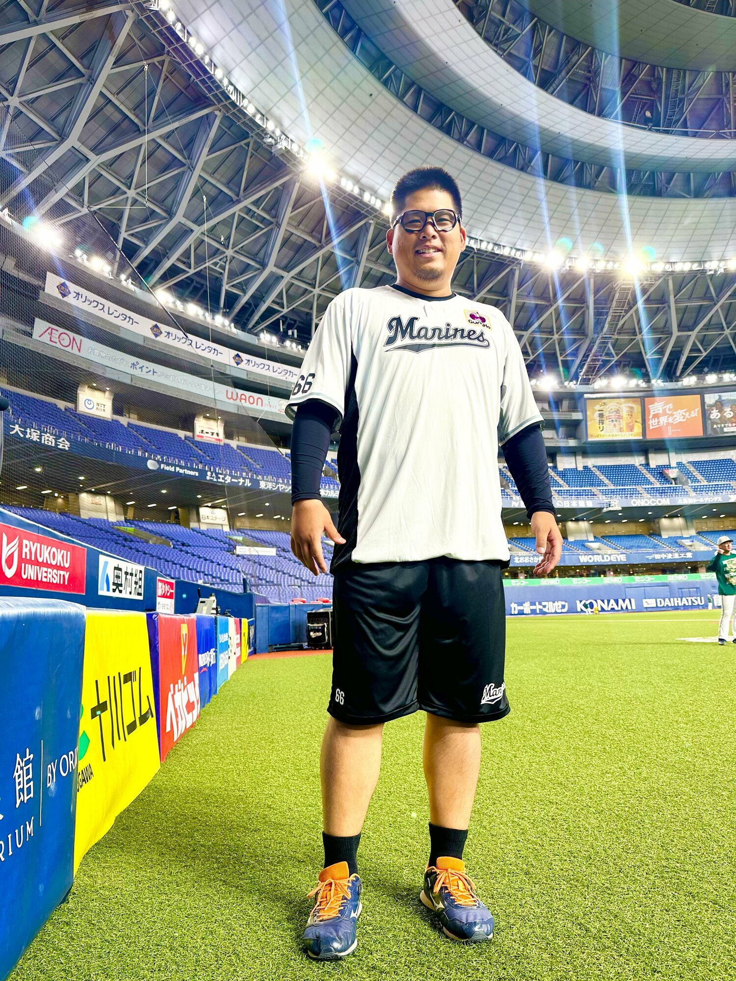 8月25日、久々となる京セラドームに足を踏み入れた澤田は感慨深い表情を浮かべた　©︎Chiba Lotte Marines