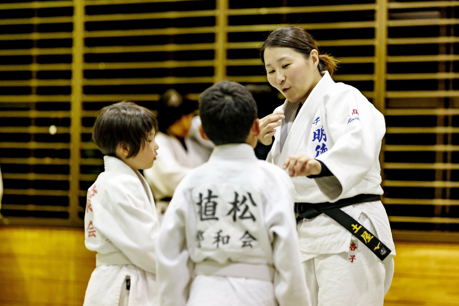 昨年から子供たちに柔道を指導している染宮さん(四街道警察・警和会)©︎KIichi Matsumoto