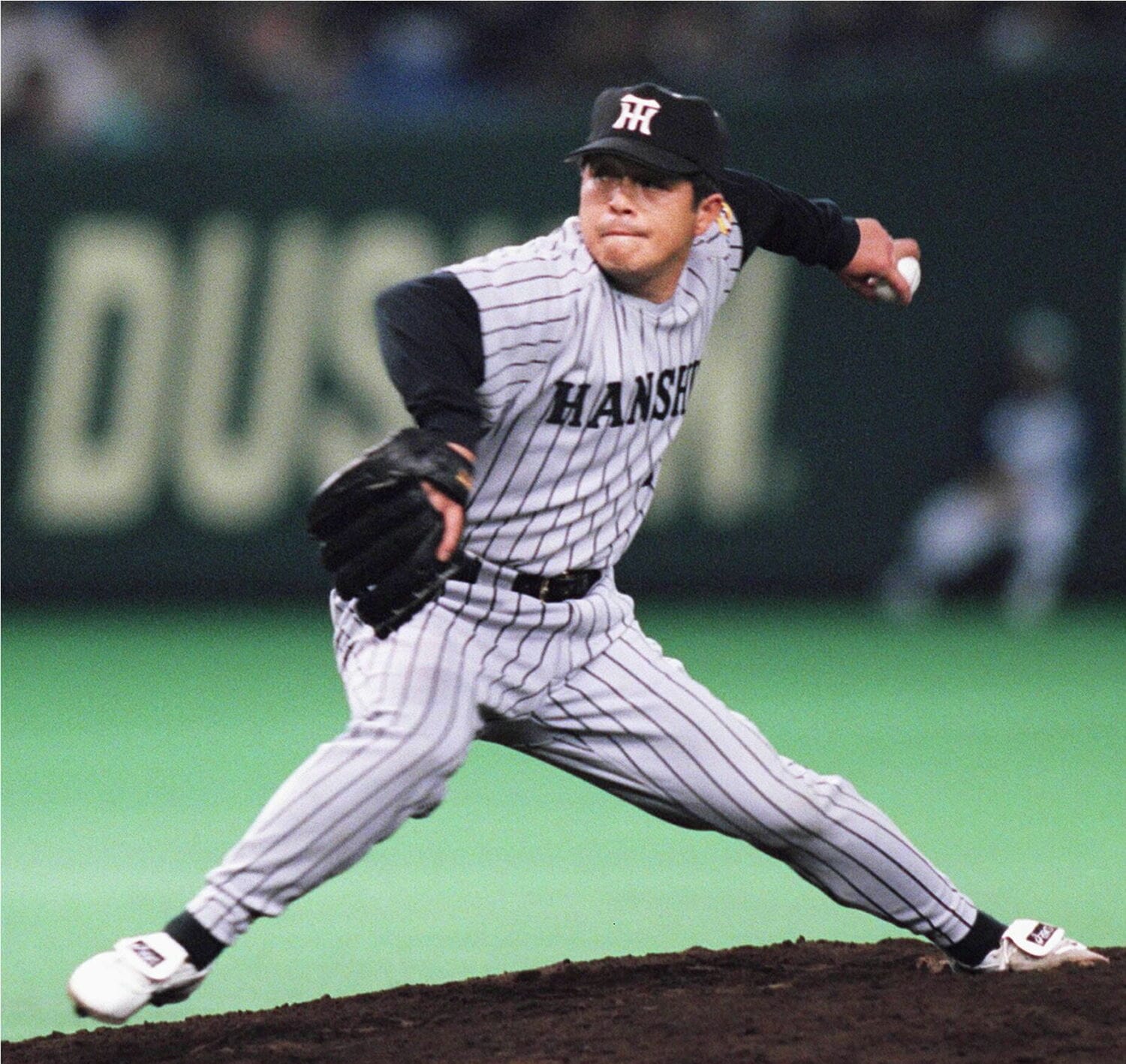 阪神の中継ぎとして活躍したサウスポーの遠山　©JIJI PRESS