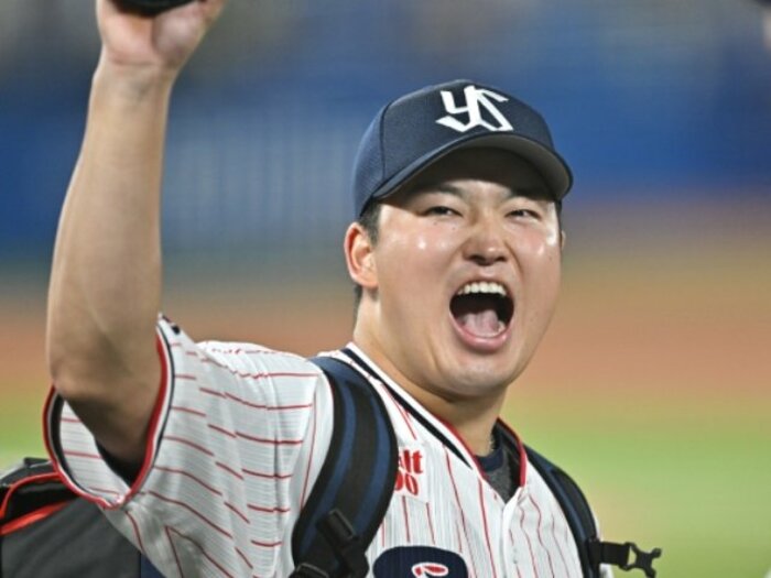 《ヤクルト連覇》村上宗隆の打球音に「恐怖を感じる」…60本バレンティンも支えた“名打撃投手”が証言「今年の村上の方が上」「本当によく出来た青年」＜Number Web＞ photograph by Hideki Sugiyama
