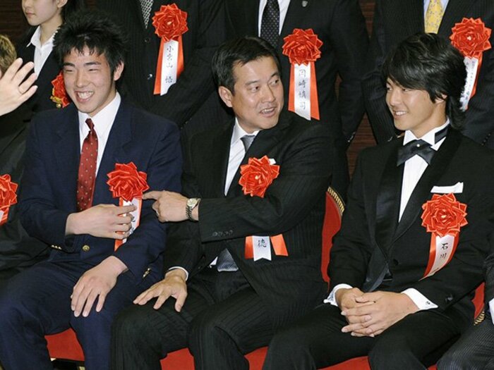 「天真爛漫なところが好きだ。おまえさんならきっとやれる」菊池雄星と原辰徳監督の知られざる絆＜Number Web＞ photograph by Kyodo News