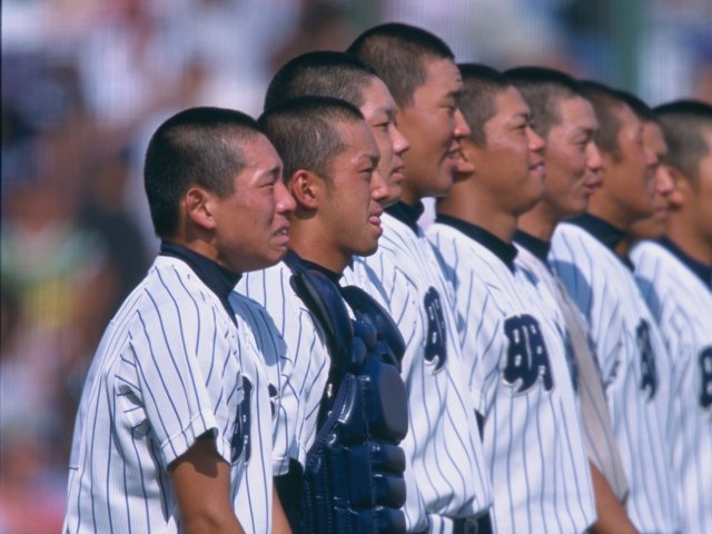 明徳義塾OBが語っていた“寮生活のリアル”「48人部屋が2つ。2段ベッドが24台」「おかしい部分を撤廃するのに、4年かかりました」 - 高校野球 -  Number Web - ナンバー