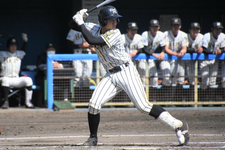 打席に立つ横浜隼人高・前嶋藍捕手