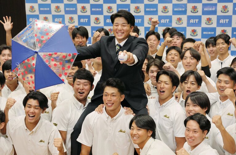 中村優斗（青山学院大）はヤクルトが単独1位指名　©JIJI PRESS