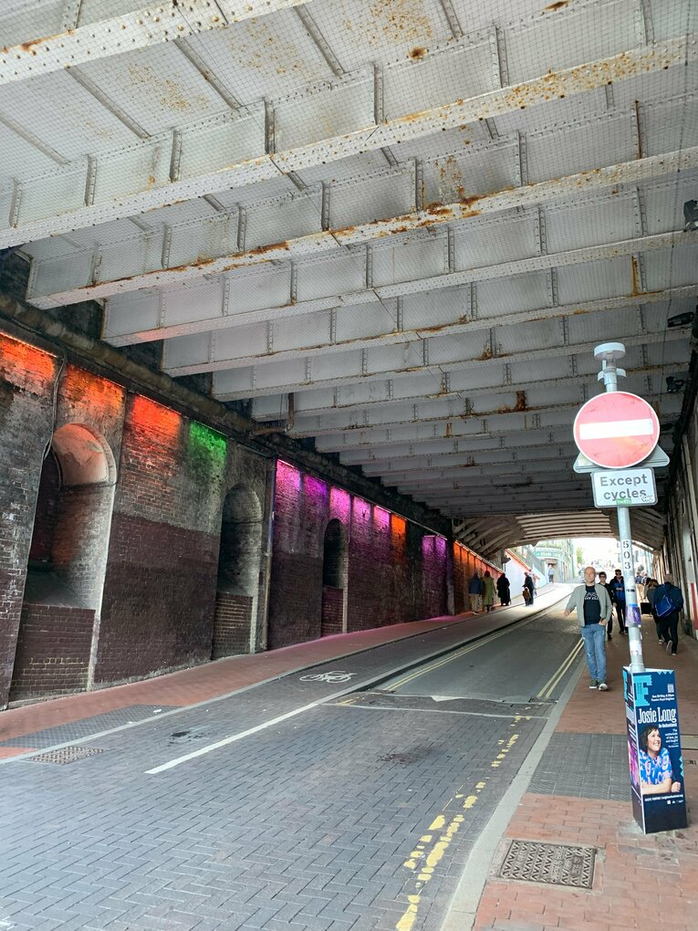 オシャレなブライトンの町並み　©Yoichi Igawa　