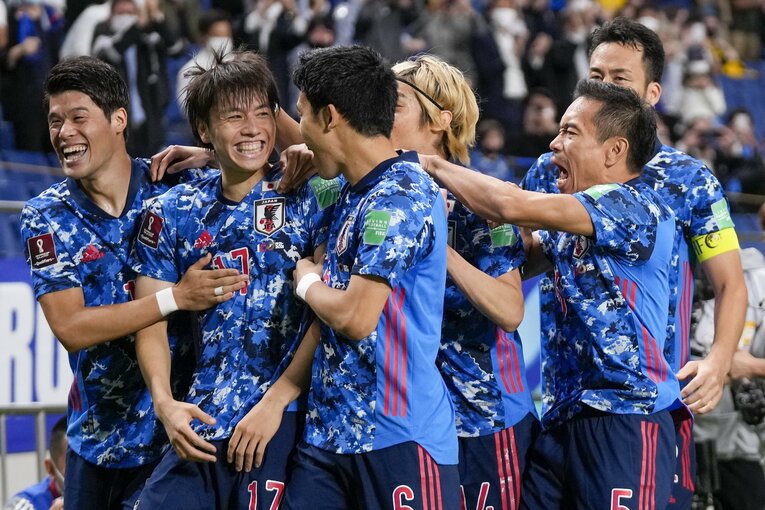 オーストラリアから先制点を奪ったのは、この試合でスタメンに抜擢された田中碧だった　©AFLO
