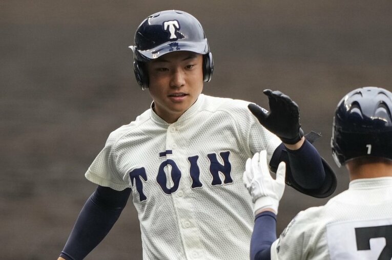 今秋のドラフト候補・海老根優大（外野手・大阪桐蔭高〔大阪〕・182cm86kg・右投右打） ／ photograph by KYODO