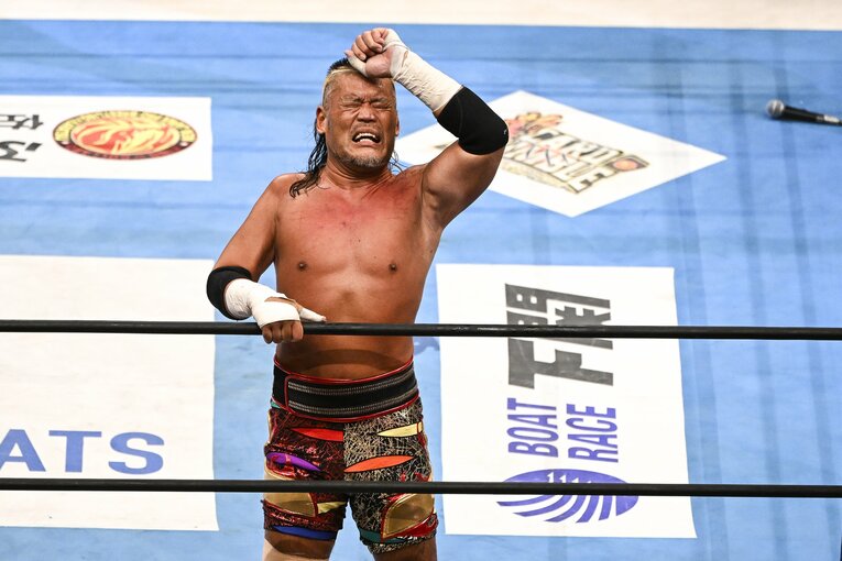 さまざまな思いが去来しているであろう表情で天山が会場を見上げていたが　©Asami Enomoto