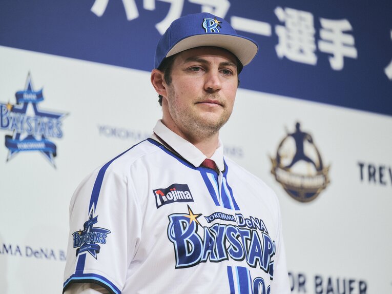 ユニフォームを身に着けたバウアー　©Yuki Suenaga