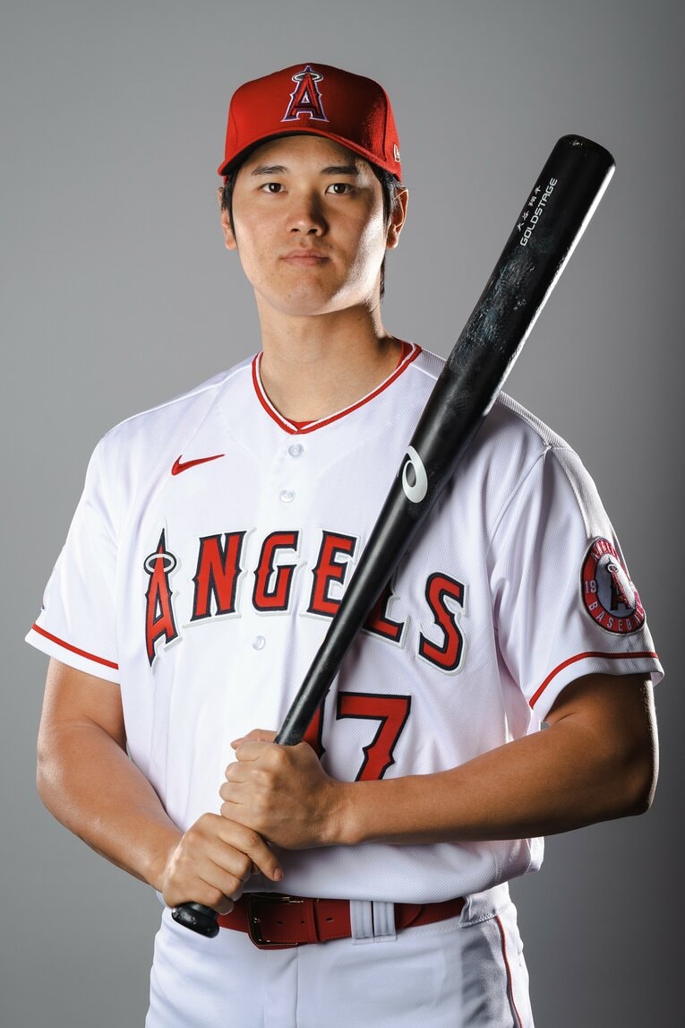 メジャー4年目（2021年）の球団公式ポートレート。胸板は厚くなり首まわりも進化、まさにMVP級の肉体に　©Getty Images