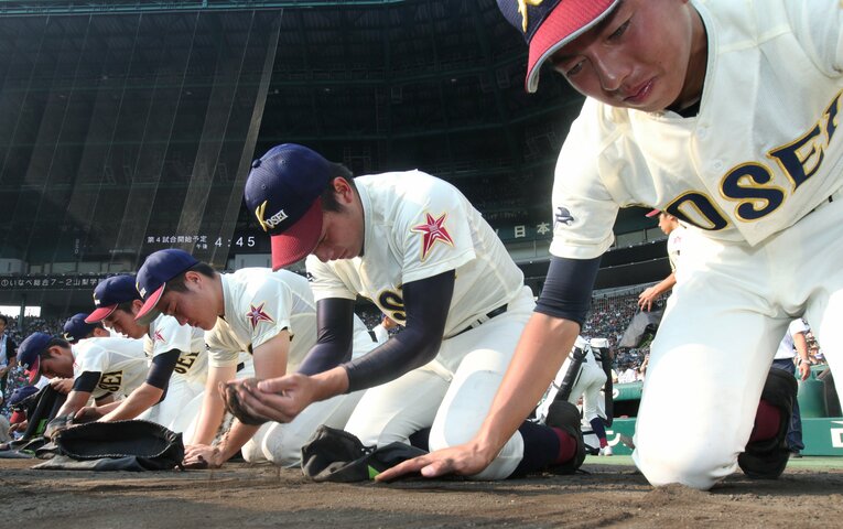 2016年夏の甲子園、魔物が現れた…光星対東邦。球場の大声援に後押しされるように東邦が猛反撃を見せ、光星は逆転負けを喫した ©JIJI PRESS