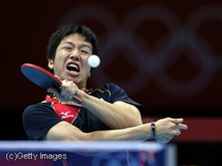 水谷隼　Jun Mizutani
1989年6月9日、静岡県生まれ。ドイツでの卓球留学を経て、'07年、史上最年少の17歳で全日本王者に輝き、同年から史上初の5連覇達成。青森山田高から'08年、明大に進学。'09年世界選手権ダブルスで銅メダル獲得。北京五輪より2大会連続五輪代表。172cm、66kg。