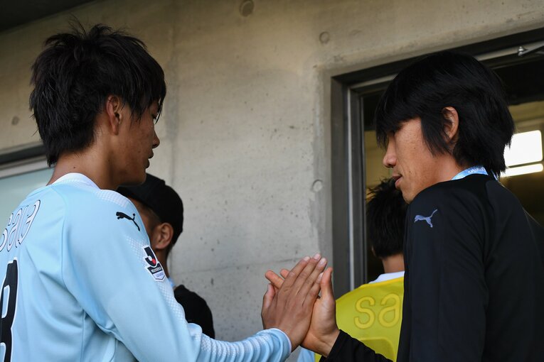 中村俊輔と　©Masashi Hara/Getty Images via J.LEAGUE