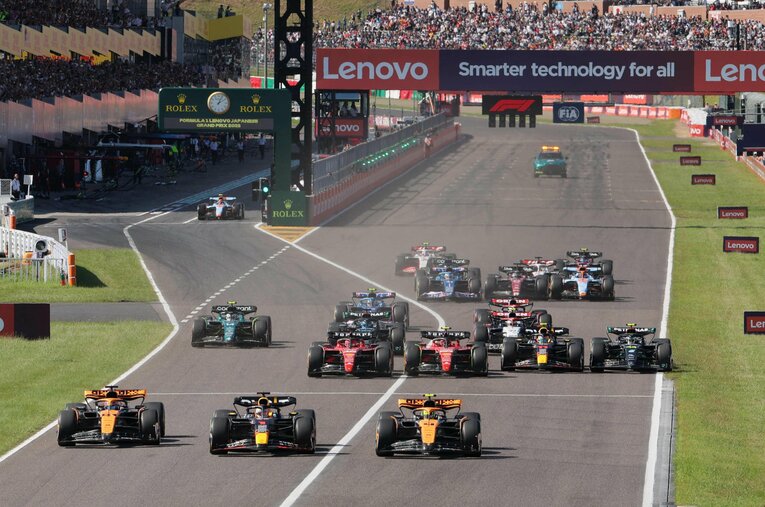 ファンなら見慣れた日本GPのスタートシーン。聖地鈴鹿の命運やいかに ／ photograph by JIJI PRESS