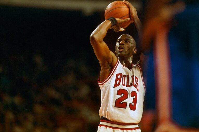 1990年代は神様だったジョーダンだが、そのパーソナリティーは現代だと……©BUNGEISHUNJU