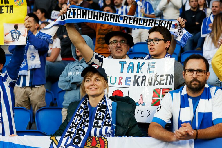 ラ・レアルで増加した「タケ応援ボード」　©Daisuke Nakashima