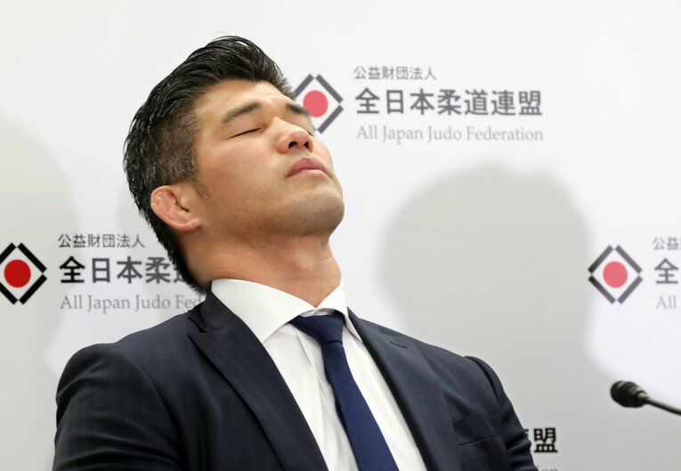 2020年2月、柔道の東京五輪代表選手が決定し、記者会見で涙ぐむ井上 ©JIJI PRESS