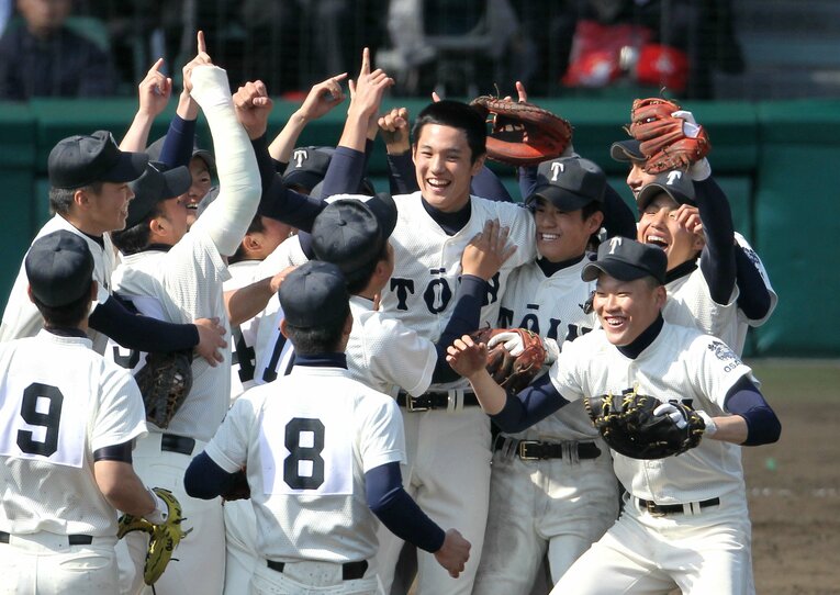 2012年、夏の甲子園。春夏連覇を達成した大阪桐蔭高時代の藤浪晋太郎　©JIJI PRESS