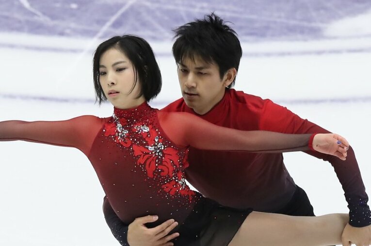 2019年、NHK杯で演技するりくりゅう ／ photograph by Kiyoshi Sakamoto／AFLO