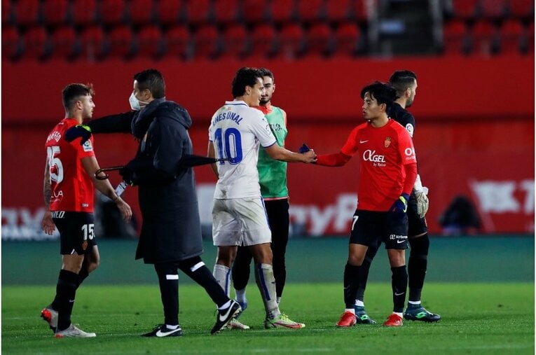 「クーボ！ クーボ！」大歓声が何度も… 久保建英を撮影カメラマンが見た希望の光《古巣ヘタフェからも復帰祝い》(39)