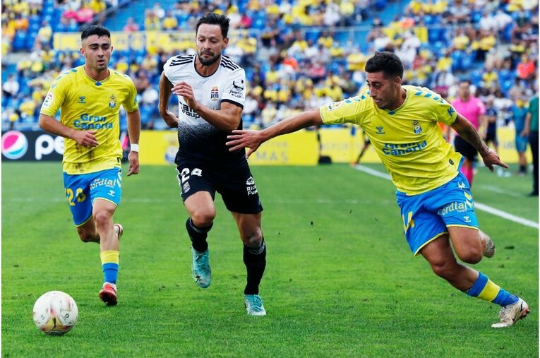 〈激写〉岡崎慎司35歳、スペイン2部から日本代表の救世主になれるか 「すごい良いヤツだよ」新天地でも愛される“侍魂”(28)