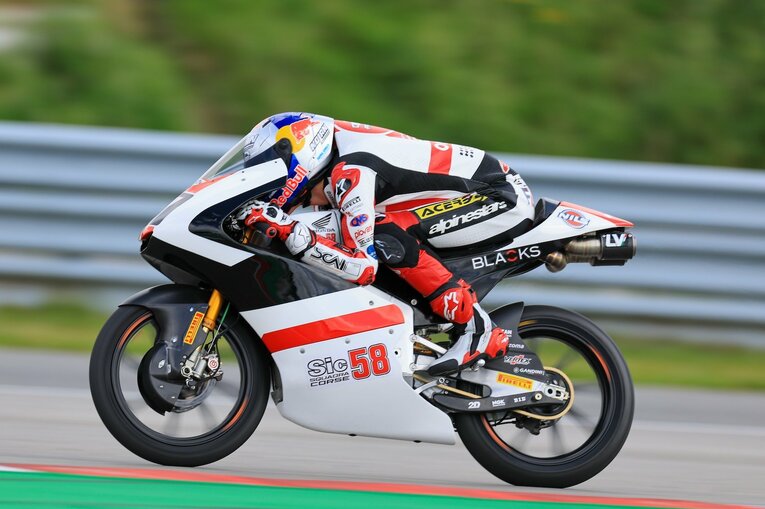 そもそもが非力なMoto3では、ヘルメットライディングスーツなども一体となっての空力がより重要になる　©Satoshi Endo