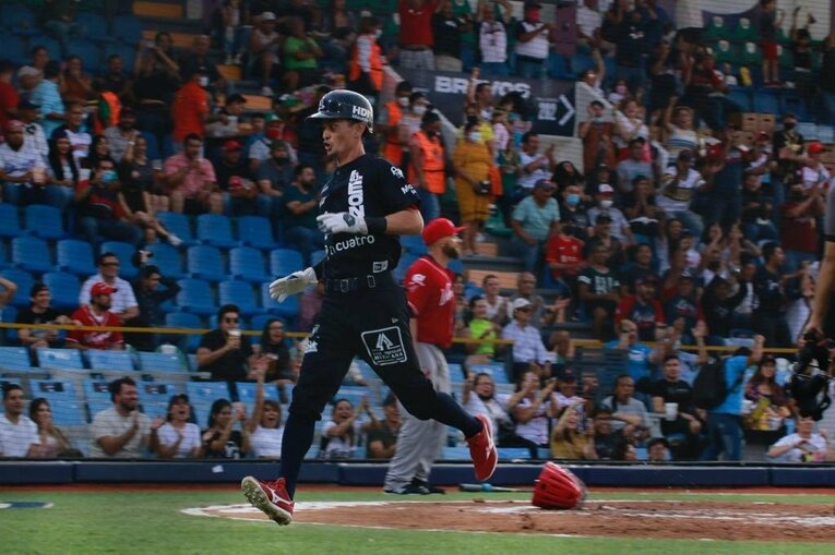 2球団目、レオン時代　写真は本人提供