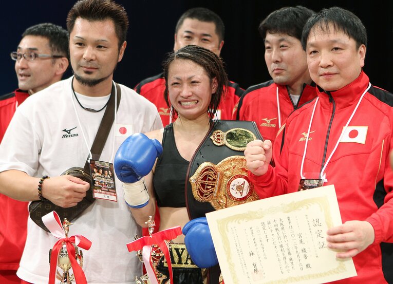 プロとは何かを教えてくれた大橋会長（一番右）　©JIJI PRESS