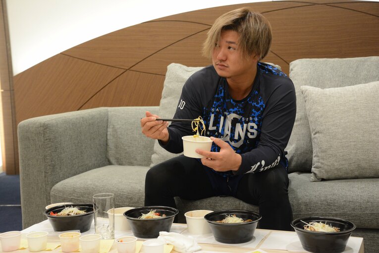 潜入した試食会の様子　©Carlos Yabuki