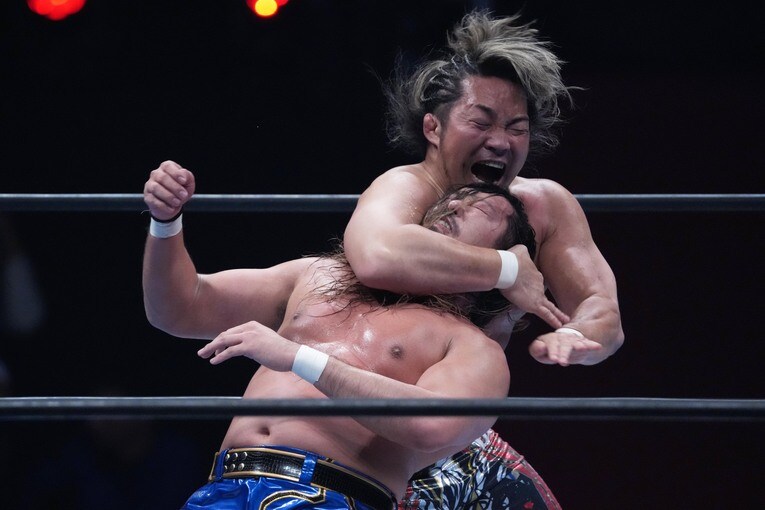 辻陽太を攻める棚橋弘至。11月2日、岐阜メモリアルセンターで愛ドーム　©Essei Hara