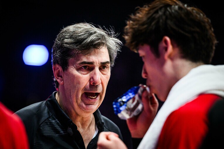 2017年にコーチとして来日したフィリップ・ブラン（64歳）©︎Volleyball World