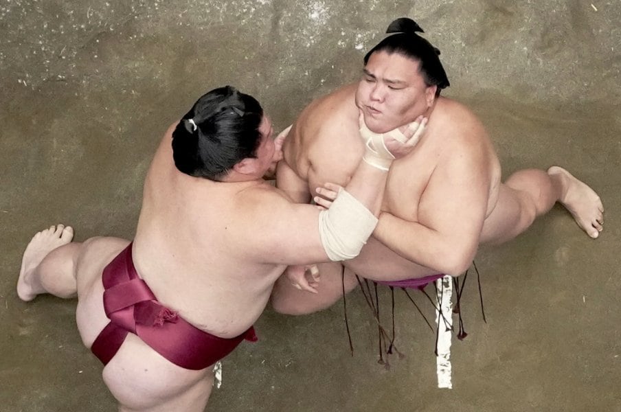 “三役在位28場所目”御嶽海は照ノ富士の一強時代を止められるのか…13勝で大関昇進の目安達成も基準は「全勝優勝」?<Number Web> photograph by KYODO