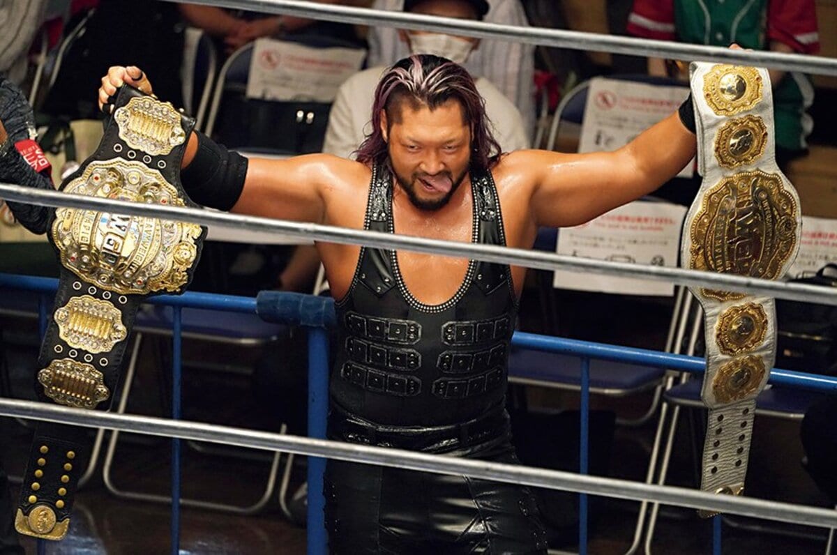 新日本プロレス LIJ EVIL 新パレハ？ EVILがわざわざ目のクマとって再