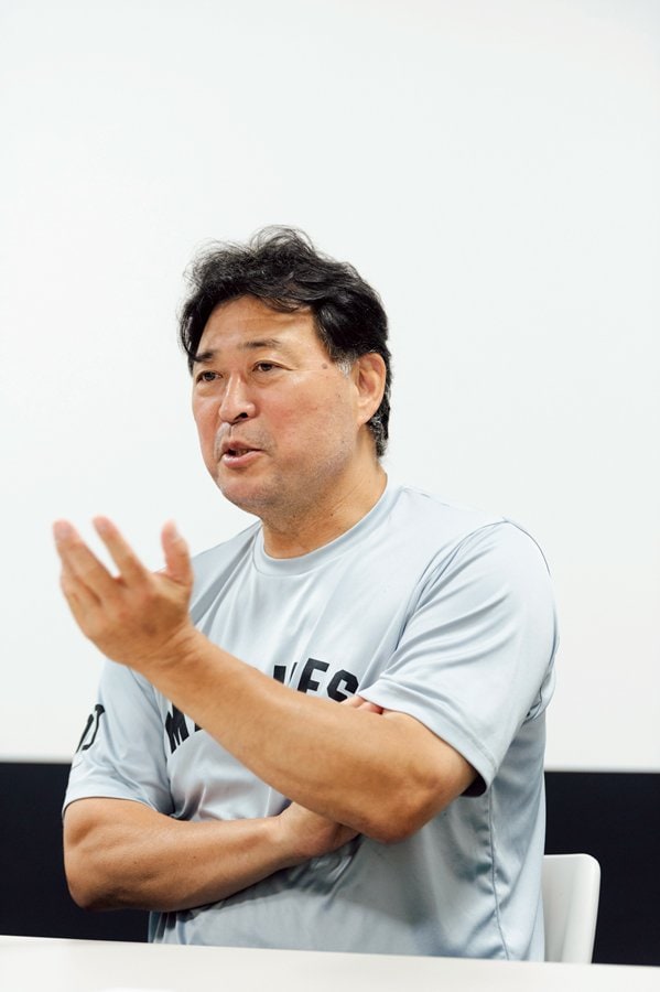 光山英和／1965年11月20日生、大阪府出身。上宮高から'84年にドラフト4位で近鉄に入団。中日、巨人、ロッテ、横浜など球団を渡り歩き、2003年に引退。'23年から千葉ロッテで一・二軍統括コーチ兼統括コーディネーターを務めている　© Wataru Sato