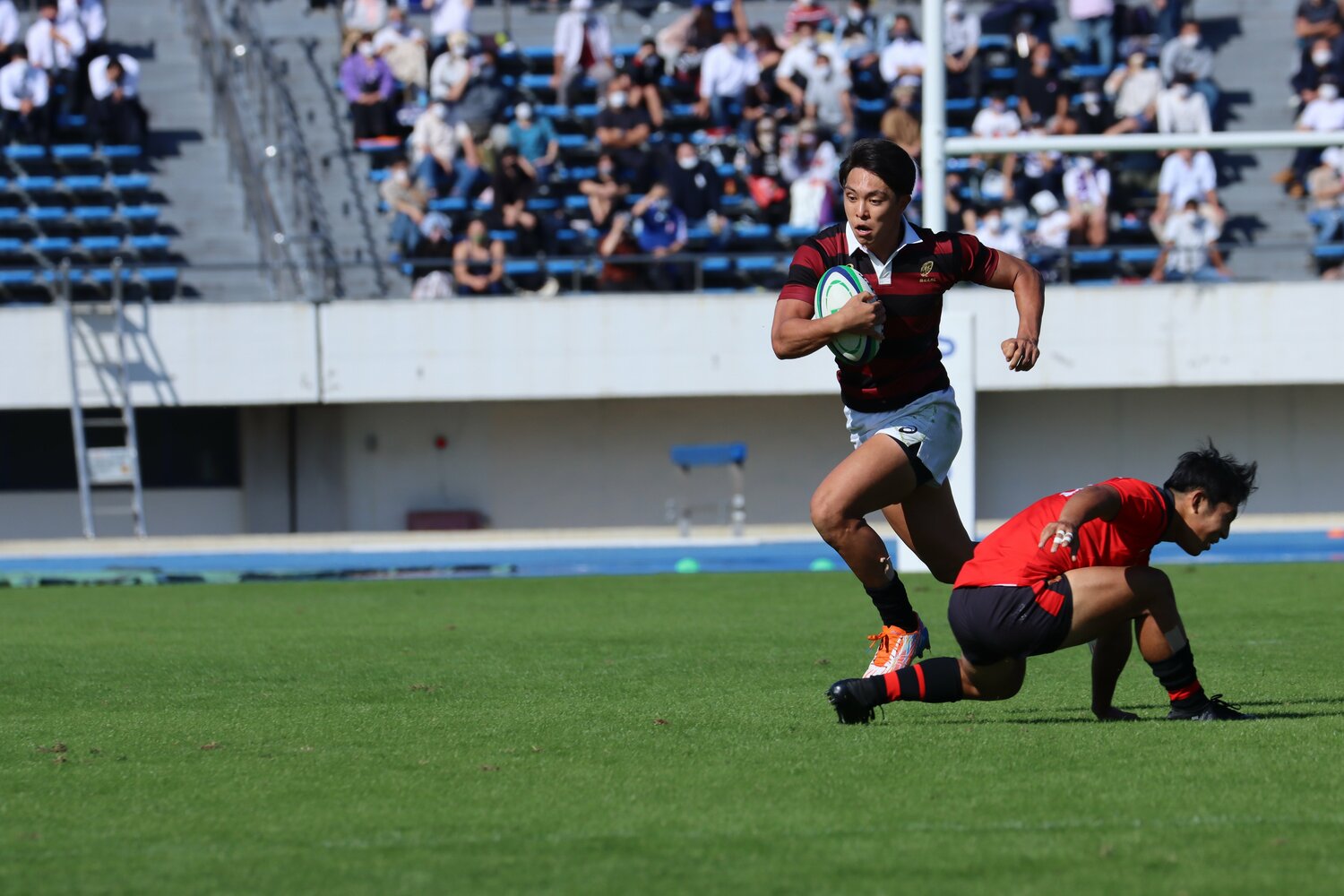 相手を置き去りにするステップを披露したFB河瀬諒介　©︎Ryotaro Hashiguchi