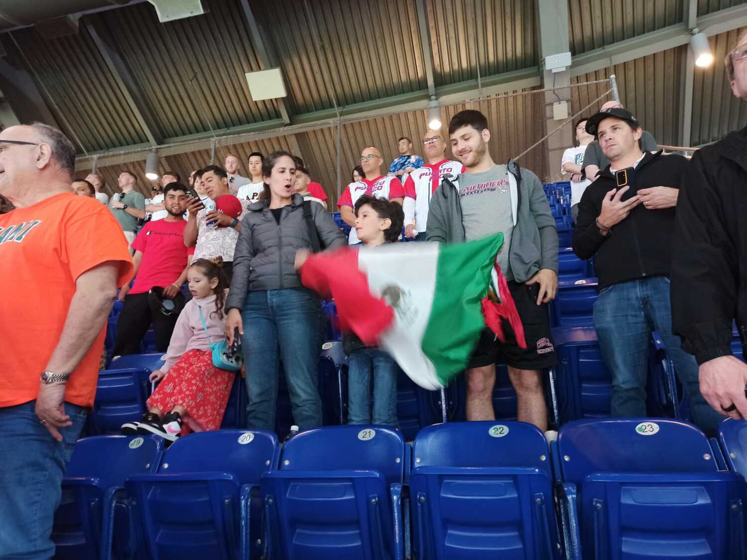 楽しそうなメキシコの人々