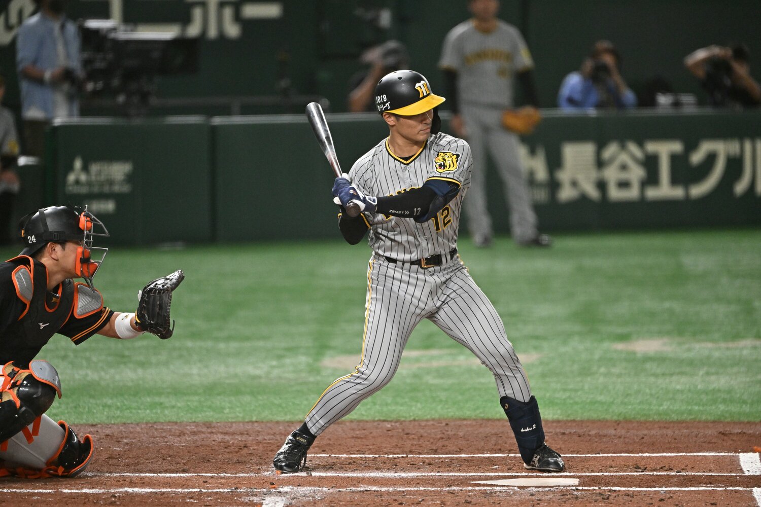 投手の良いところを引き出すリードに定評がある坂本。しぶとい打撃も持ち味だ　©︎Hideki Sugiyama