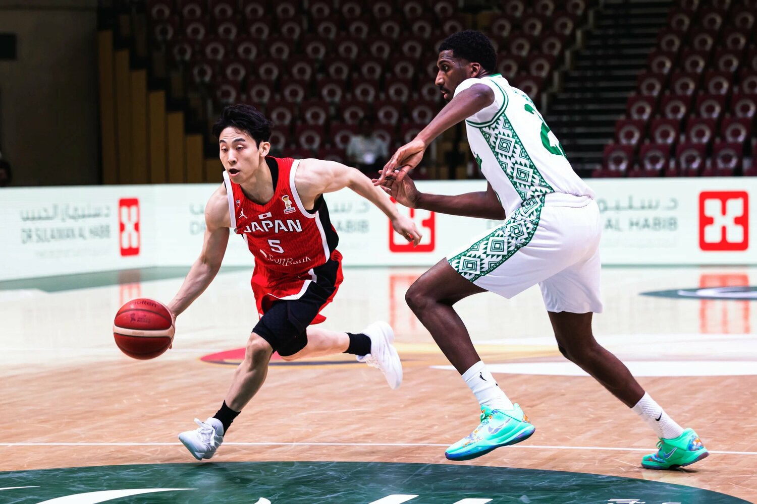 河村を中心に好守備からの速攻は効果的だった ©FIBA