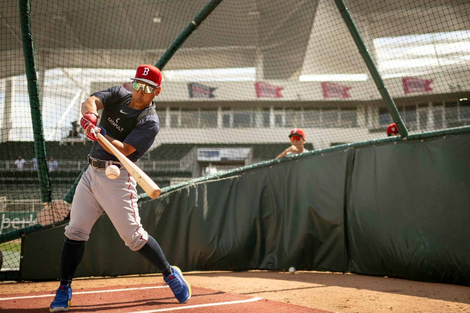 バッティング練習する吉田正尚 ©︎Getty Images