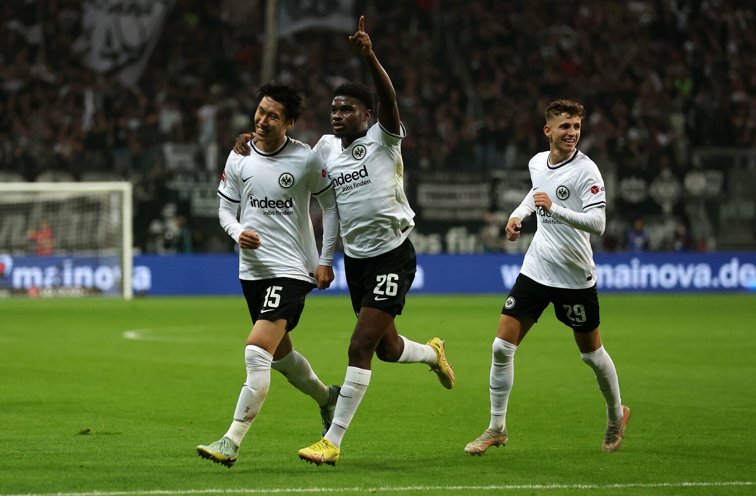 現在リーグ4位につけるフランクフルト。鎌田大地はCLでも決勝トーナメント進出に貢献している　©︎Getty Images