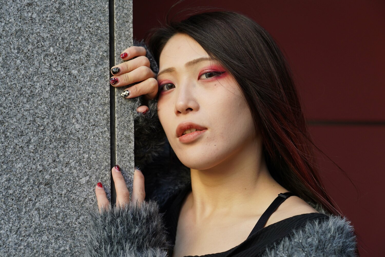 その眼力の強さで百獣の王・ライオンをひるませた？