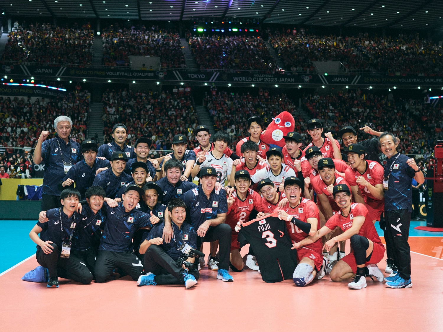 「もっと藤井さんと話せばよかった」男子バレー“パリ五輪切符”涙の舞台ウラ…どん底だったあの夜、チームを救った“もう一人の選手