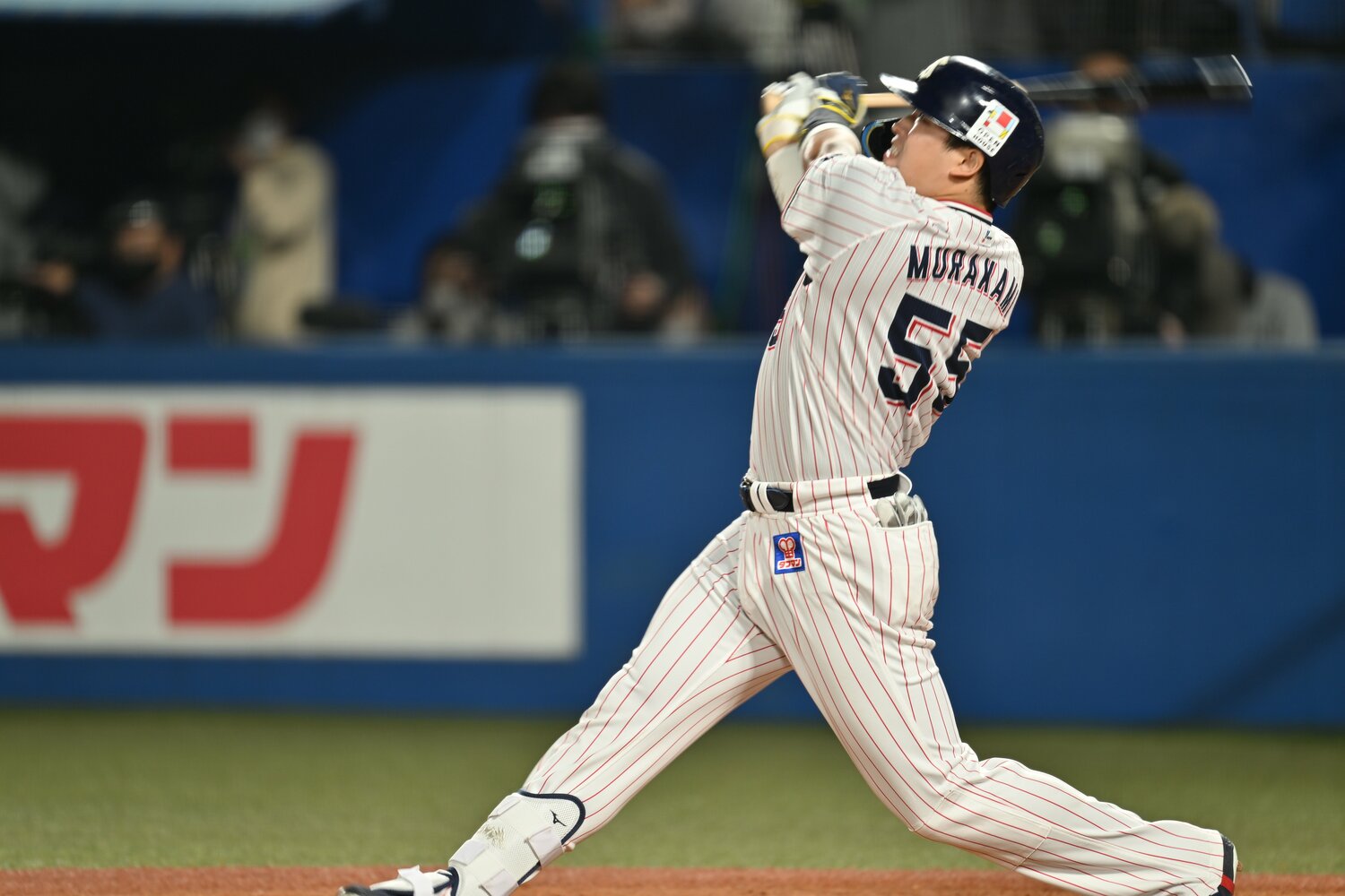 広角に打ち分けられる村上のバッティング ©Naoya Sanuki