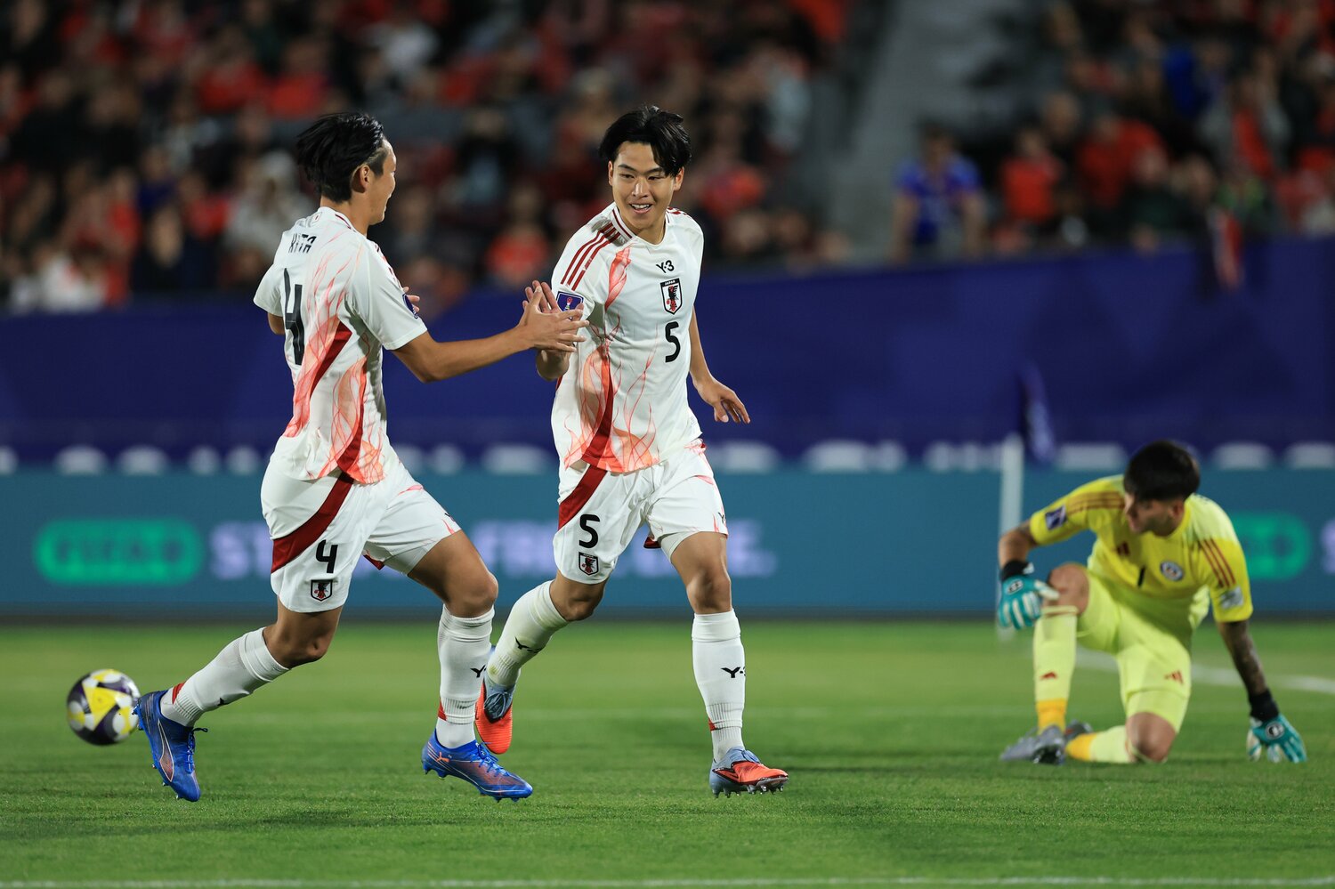 市原はチリ戦、勝負どころのPKで真ん中にフワリと浮かす「パネンカ」を決めた　©Getty Images