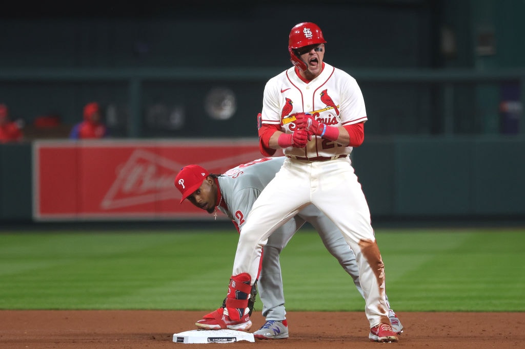 カージナルスでの「ペッパーグラインダー」。スネにはきっちりと土が　©Getty Images