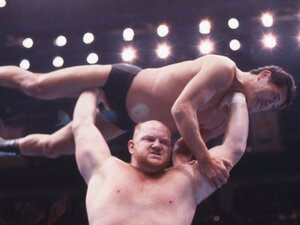 「あの瞬間、ベイダーはモンスターになったんだ」猪木を3分で倒した“最強外国人レスラー”衝撃デビューの真相《WWE殿堂入り》