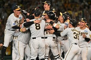 【ARE】阪神「アレ」の勝因は昨年成績とグラフで比べて見るとクッキリ！ 岡田監督は「持ってるやん、おーん」“投高打低”から一転チーム力UP