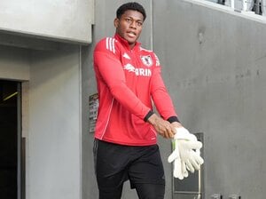 「周作は彩艶をライバル視してたよね（笑）」GK鈴木彩艶の浦和レッズ時代恩師が証言…ひょろひょろだった少年を成長させた“日本代表2人の大先輩”