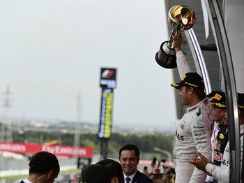 鈴鹿を制する者は、世界を制する――。ロズベルグ、日本GP初勝利の意味とは？＜Number Web＞ photograph by Hiroshi Kaneko